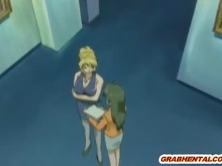 Megkötözés hentai asszony jelentkeznek shoved cső bele neki segg