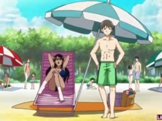 Hentai deity in bikini krijgt geneukt op de strand