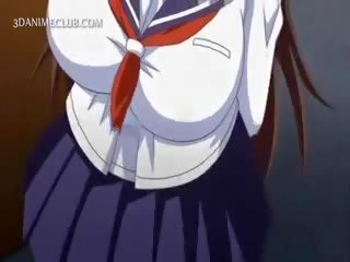 Anime dáma v školské uniforma fúkania veľký johnson